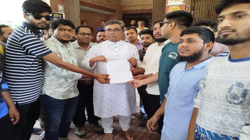 আবাসিক এলাকায় ভবন নির্মাণে বিরোধিতা করায় হলের শিক্ষার্থীদের ‘সন্ত্রাসী’ আখ্যা দিলেন চারুকলা শিক্ষার্থীরা আবাসিক এলাকায় ভবন নির্মাণে বিরোধিতা করায় হলের শিক্ষার্থীদের ‘সন্ত্রাসী’ আখ্যা দিলেন চারুকলা শিক্ষার্থীরা