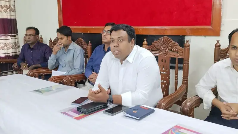 জলবায়ু পরিবর্তনের ফলে স্বাস্থ্যঝুঁকি প্রতিরোধে রাজবাড়ীতে অবহিতকরণ সভা জলবায়ু পরিবর্তনের ফলে স্বাস্থ্যঝুঁকি প্রতিরোধে রাজবাড়ীতে অবহিতকরণ সভা