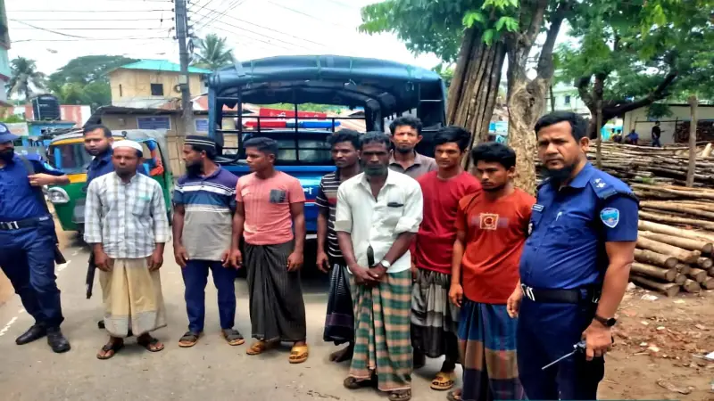 বান্দরবানে পুলিশের অভিযানে ক্যাম্প থেকে পালিয়ে আসা ৮ রোহিঙ্গা আটক বান্দরবানে পুলিশের অভিযানে ক্যাম্প থেকে পালিয়ে আসা ৮ রোহিঙ্গা আটক
