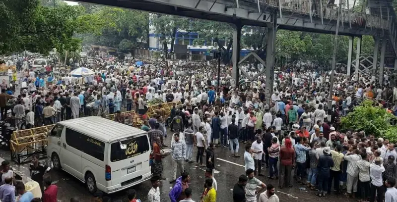 দুই উপদেষ্টার পদত্যাগ না করা পর্যন্ত রাজপথ ছাড়বে না ইশরাক সমর্থকরা দুই উপদেষ্টার পদত্যাগ না করা পর্যন্ত রাজপথ ছাড়বে না ইশরাক সমর্থকরা
