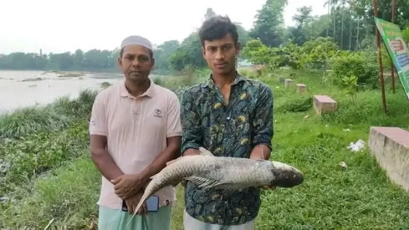 একটি ছবি, একটি সতর্কবার্তা: হুমকির মুখে হালদা নদী একটি ছবি, একটি সতর্কবার্তা: হুমকির মুখে হালদা নদী