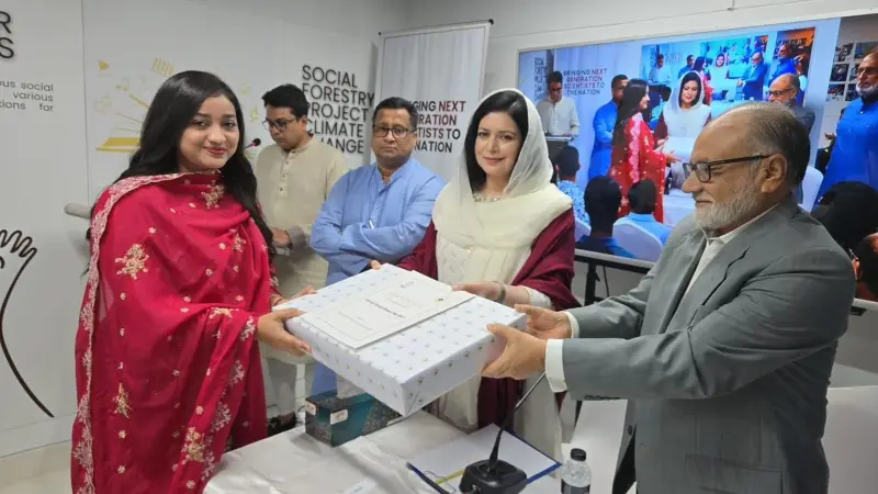 জেডআরএফ’র বিজ্ঞান মেলার পুরস্কার বিতরণ ক্ষুদে বিজ্ঞানীদের উৎসাহ দিলেন ডা. জুবাইদা রহমান জেডআরএফ’র বিজ্ঞান মেলার পুরস্কার বিতরণ ক্ষুদে বিজ্ঞানীদের উৎসাহ দিলেন ডা. জুবাইদা রহমান
