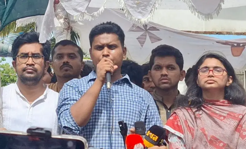 সচিবালয়ে একটি গোষ্ঠী ষড়যন্ত্র করছে, আপনারা নিজেদের বিকল্পহীন মনে করবেন না সচিবালয়ে একটি গোষ্ঠী ষড়যন্ত্র করছে, আপনারা নিজেদের বিকল্পহীন মনে করবেন না