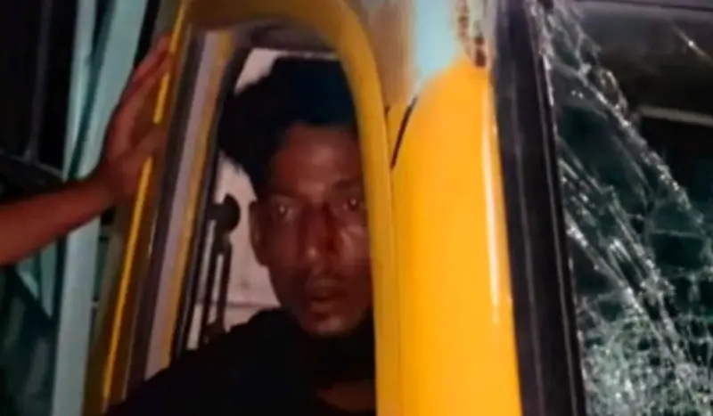 বানিয়াচংয়ে পুলিশের গাড়িসহ ৪ যানবাহন থামিয়ে ডাকাতি বানিয়াচংয়ে পুলিশের গাড়িসহ ৪ যানবাহন থামিয়ে ডাকাতি