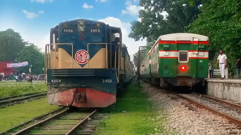 সরিষাবাড়ীবাসীর দুঃখের কারণ যখন দুই আন্তঃনগর ট্রেন!