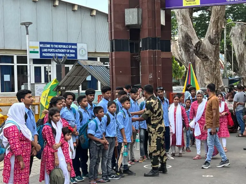 বেনাপোল দিয়ে ভারতে পাচার হওয়া ৩৬ নারী, পুরুষ ও শিশু দেশে ফিরেছে