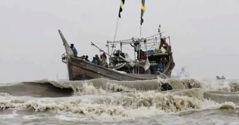 লঘুচাপে উপকূলে বৃষ্টি, পায়রা বন্দরে ৩ নম্বর সতর্ক সংকেত লঘুচাপে উপকূলে বৃষ্টি, পায়রা বন্দরে ৩ নম্বর সতর্ক সংকেত