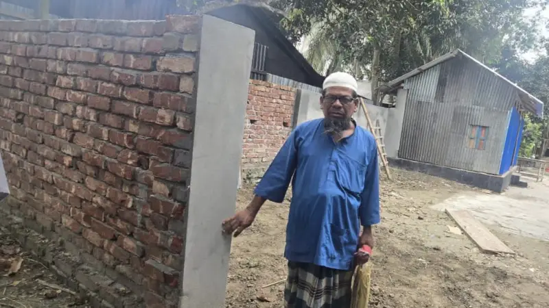 ডাসারে ভ্যান চালকের জমি দখলে নেয়ার অভিযোগে আদালতে মামলা ডাসারে ভ্যান চালকের জমি দখলে নেয়ার অভিযোগে আদালতে মামলা