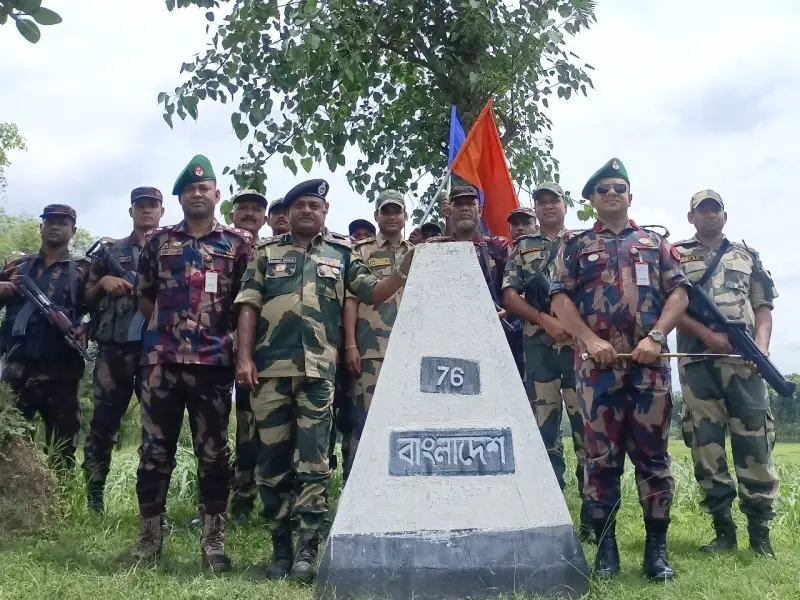 বিজিবি-বিএসএফ ব্যাটালিয়ন কমান্ডার পর্যায়ে পতাকা বৈঠক অনুষ্ঠিত বিজিবি-বিএসএফ ব্যাটালিয়ন কমান্ডার পর্যায়ে পতাকা বৈঠক অনুষ্ঠিত