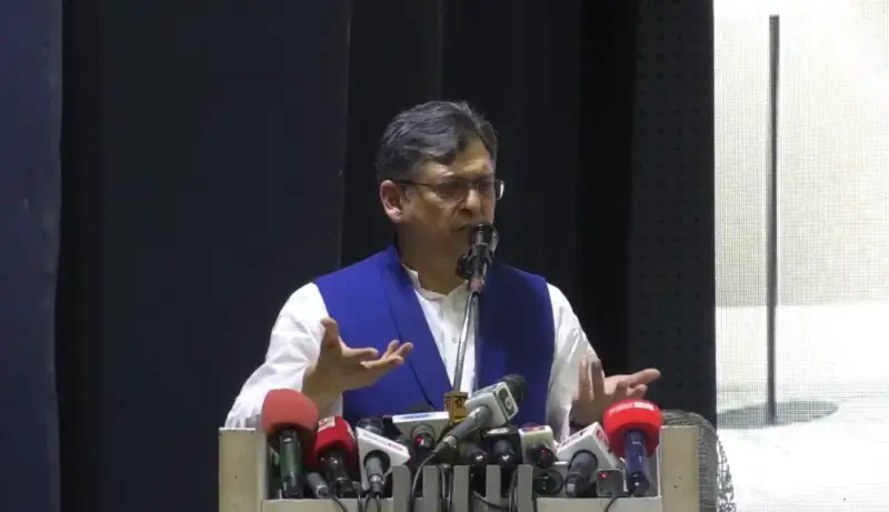 সর্ষের ভেতরে ভূত রেখে সংস্কার হবে না, প্রথমে উপদেষ্টা পরিষদের সংস্কার চান সালাহউদ্দিন আহমদ সর্ষের ভেতরে ভূত রেখে সংস্কার হবে না, প্রথমে উপদেষ্টা পরিষদের সংস্কার চান সালাহউদ্দিন আহমদ