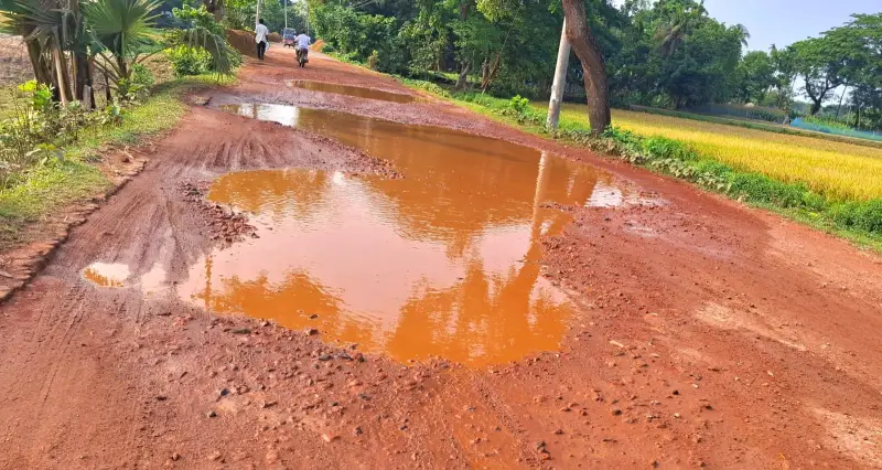 সংস্কারের আশ্বাস বহুবার, বাস্তবে পদক্ষেপ নেই: বছরের পর বছর ভোগান্তিতে সংস্কারের আশ্বাস বহুবার, বাস্তবে পদক্ষেপ নেই: বছরের পর বছর ভোগান্তিতে