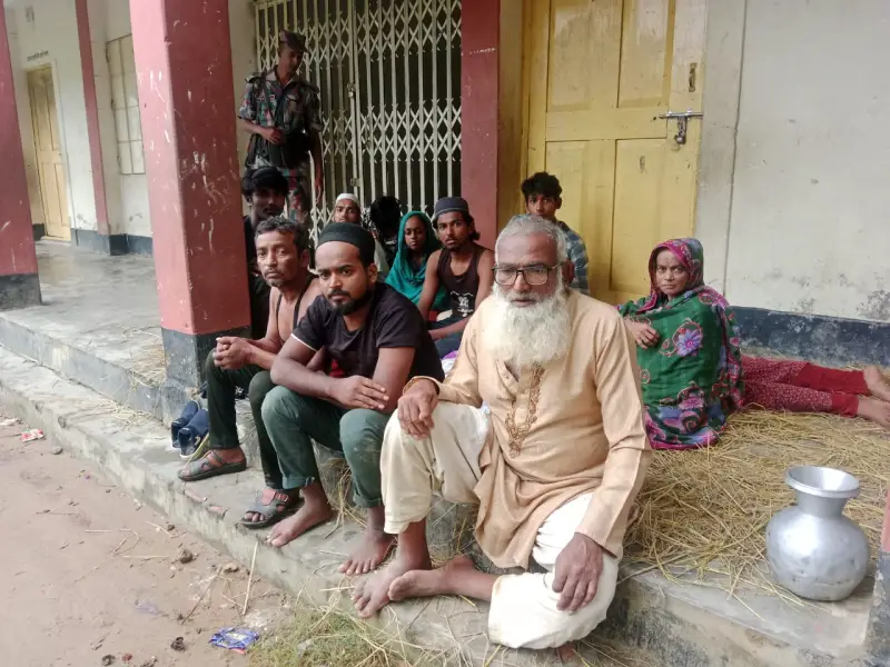 ধোবাউড়া ও হালুয়াঘাট সীমান্তে ২২ জনকে পুশ ইন ধোবাউড়া ও হালুয়াঘাট সীমান্তে ২২ জনকে পুশ ইন