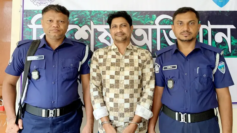 কুমিল্লার দেবীদ্বারে সাব্বির হত্যা মামলার আসামী ছাত্রলীগ নেতা হোসাইন গ কুমিল্লার দেবীদ্বারে সাব্বির হত্যা মামলার আসামী ছাত্রলীগ নেতা হোসাইন গ