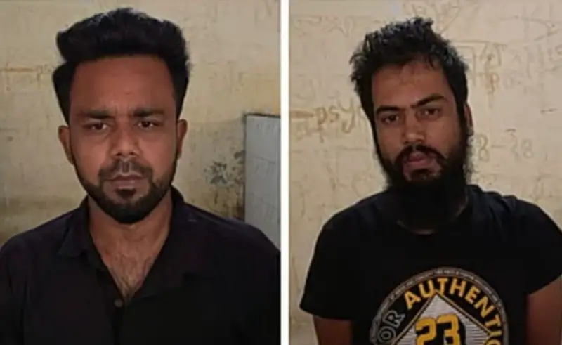 অস্ত্রের মুখে জিম্মি করে নারীর সঙ্গে ছবি তুলে মুক্তিপণ আদায় করা চক্রের দুই জন গ্রেপ্তার অস্ত্রের মুখে জিম্মি করে নারীর সঙ্গে ছবি তুলে মুক্তিপণ আদায় করা চক্রের দুই জন গ্রেপ্তার