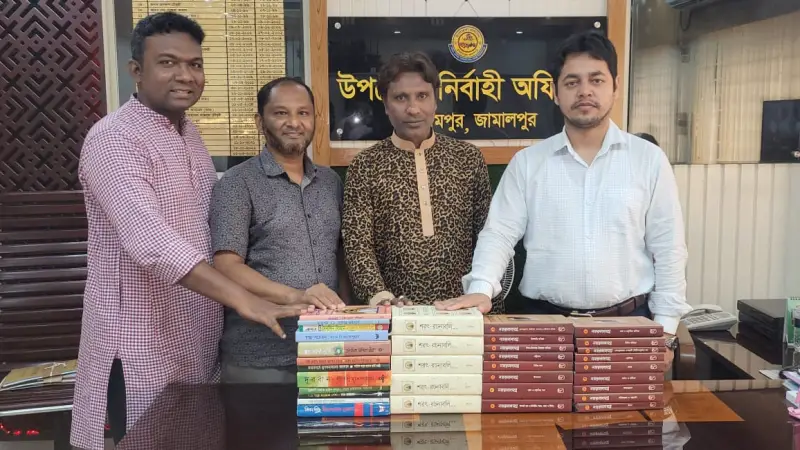 প্রত্যন্ত অঞ্চলে জ্ঞানের আলো ছড়াচ্ছে আব্দুর রাজ্জাক মাস্টার স্মৃতি পাঠাগার প্রত্যন্ত অঞ্চলে জ্ঞানের আলো ছড়াচ্ছে আব্দুর রাজ্জাক মাস্টার স্মৃতি পাঠাগার