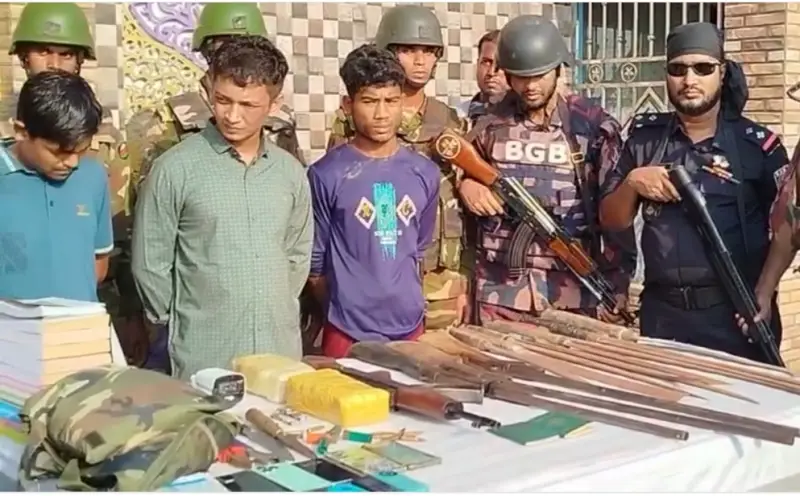 দক্ষিণ চট্টগ্রামের শীর্ষ সন্ত্রাসী শাহীন ডাকাত গ্রেফতার, অস্ত্র-গোলাবারুদসহ আটক ৩ দক্ষিণ চট্টগ্রামের শীর্ষ সন্ত্রাসী শাহীন ডাকাত গ্রেফতার, অস্ত্র-গোলাবারুদসহ আটক ৩