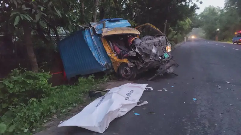 নাটোরে ঈদের আগ মুহূর্তে পৃথক সড়ক দুর্ঘটনায় তিনজন নিহত নাটোরে ঈদের আগ মুহূর্তে পৃথক সড়ক দুর্ঘটনায় তিনজন নিহত