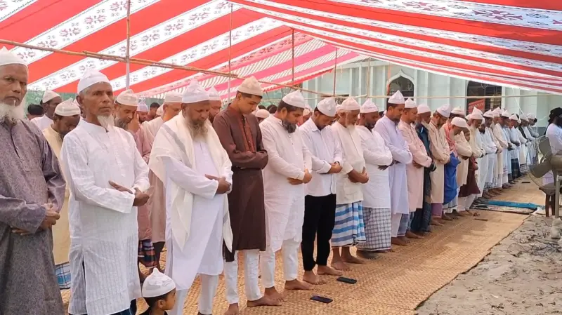 দুই শতকের ঐতিহ্য ধরে মতলব উত্তরে আগাম ঈদ উদযাপন দুই শতকের ঐতিহ্য ধরে মতলব উত্তরে আগাম ঈদ উদযাপন