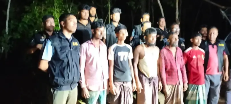 টেকনাফে গহীন পাহাড় থেকে অপহৃত ৫ জন উদ্ধার টেকনাফে গহীন পাহাড় থেকে অপহৃত ৫ জন উদ্ধার