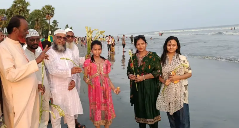 ঈদের দিনে কুয়াকাটায় পর্যটকদের ফুল দিয়ে বরণ করলো বিএনপি নেতাকর্মীরা ঈদের দিনে কুয়াকাটায় পর্যটকদের ফুল দিয়ে বরণ করলো বিএনপি নেতাকর্মীরা