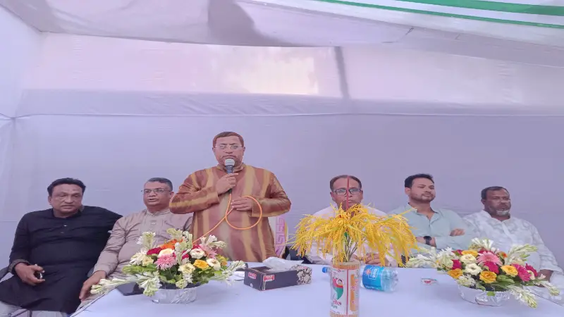 বিএনপি ক্ষমতায় গেলে কৃষকদের ন্যায্য অধিকার নিশ্চিত করা হবে বিএনপি ক্ষমতায় গেলে কৃষকদের ন্যায্য অধিকার নিশ্চিত করা হবে