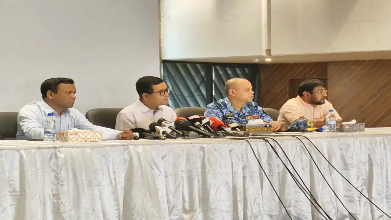 নিশ্ছিদ্র নগরী: সময়ের আগেই শেষ হলো দক্ষিণ সিটির কোরবানির বর্জ্য অপসারণ নিশ্ছিদ্র নগরী: সময়ের আগেই শেষ হলো দক্ষিণ সিটির কোরবানির বর্জ্য অপসারণ