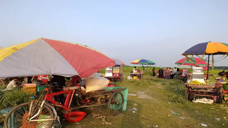 স্বপ্ননগরে ঈদের আনন্দে মেতে উঠেছে চার জেলার মানুষ স্বপ্ননগরে ঈদের আনন্দে মেতে উঠেছে চার জেলার মানুষ