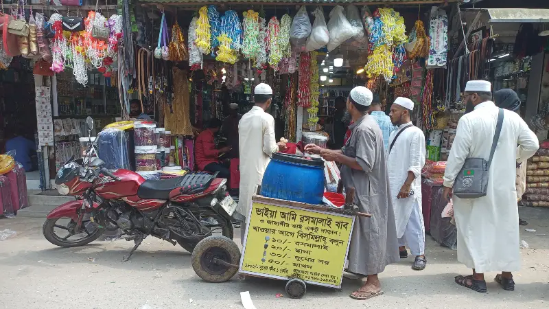 মাদ্রাসা,মসজিদ,ঈদগাহ মাঠ প্রতিষ্ঠা করলেন আইসক্রিম বিক্রির জমানো টাকায় মাদ্রাসা,মসজিদ,ঈদগাহ মাঠ প্রতিষ্ঠা করলেন আইসক্রিম বিক্রির জমানো টাকায়