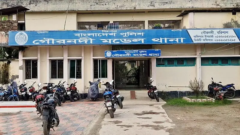 বরিশালে সেনাসদস্যের ওপর হামলা বরিশালে সেনাসদস্যের ওপর হামলা