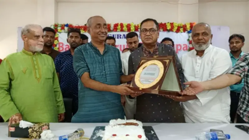 আমরা মাদক ও দুর্নীতির বিরুদ্ধে লড়াই করছি আমরা মাদক ও দুর্নীতির বিরুদ্ধে লড়াই করছি