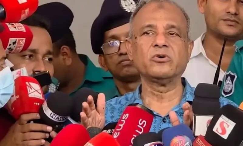 পুলিশের খাবারের পরিস্থিতি দেখে চটলেন স্বরাষ্ট্র উপদেষ্টা পুলিশের খাবারের পরিস্থিতি দেখে চটলেন স্বরাষ্ট্র উপদেষ্টা