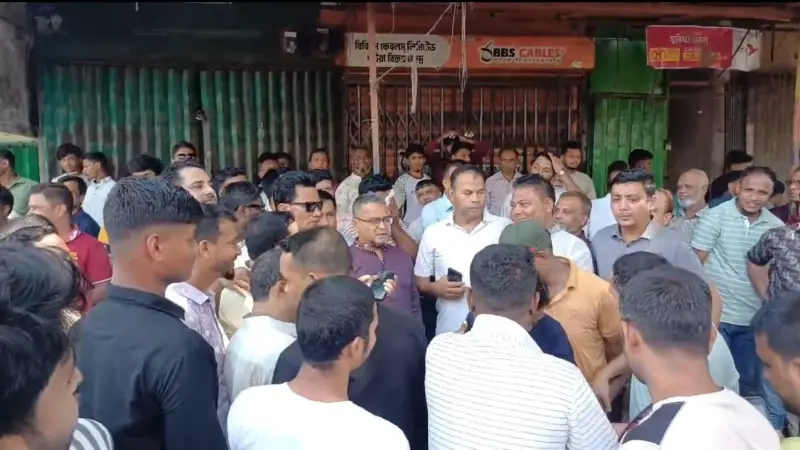 পটিয়ায় বিএনপির সদস্য সংগ্রহ নিয়ে উত্তেজনা: দুই গ্রুপ মুখোমুখি পটিয়ায় বিএনপির সদস্য সংগ্রহ নিয়ে উত্তেজনা: দুই গ্রুপ মুখোমুখি
