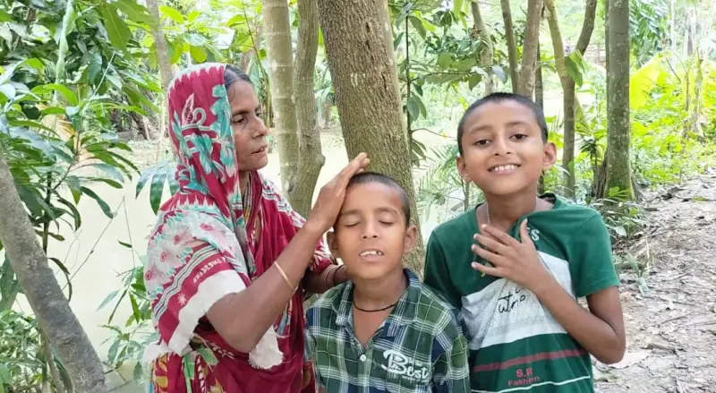 প্রেমের টানে চলে গেলেন মা, বাবাও মারা গেলেন পানিতে ডুবে! প্রেমের টানে চলে গেলেন মা, বাবাও মারা গেলেন পানিতে ডুবে!