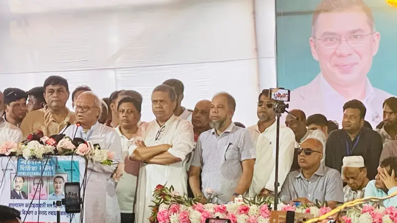 ড. ইউনূস–তারেক রহমান বৈঠক অনেক রাজনৈতিক দলের মনে জ্বালা ধরিয়েছে: রিজভী ড. ইউনূস–তারেক রহমান বৈঠক অনেক রাজনৈতিক দলের মনে জ্বালা ধরিয়েছে: রিজভী