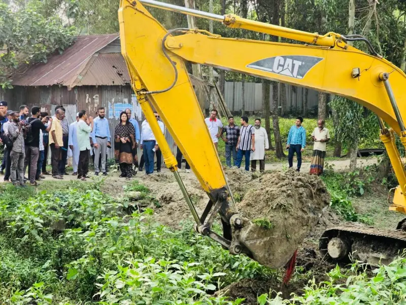 ভূঞাপুরে ৫০ বছরের বেদখল খাল উদ্ধার, প্রশংসায় ভাসছে প্রশাসন ভূঞাপুরে ৫০ বছরের বেদখল খাল উদ্ধার, প্রশংসায় ভাসছে প্রশাসন