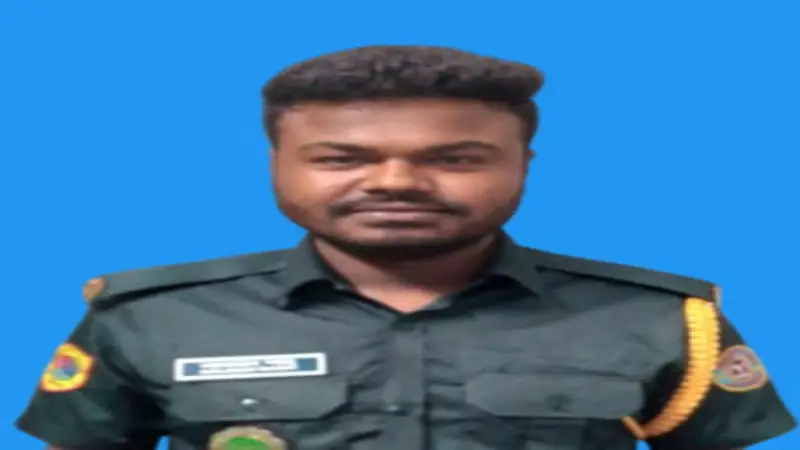 নীলফামারী কারাগারে গাঁজাসহ কারারক্ষী আটক, সাময়িক বরখাস্ত নীলফামারী কারাগারে গাঁজাসহ কারারক্ষী আটক, সাময়িক বরখাস্ত
