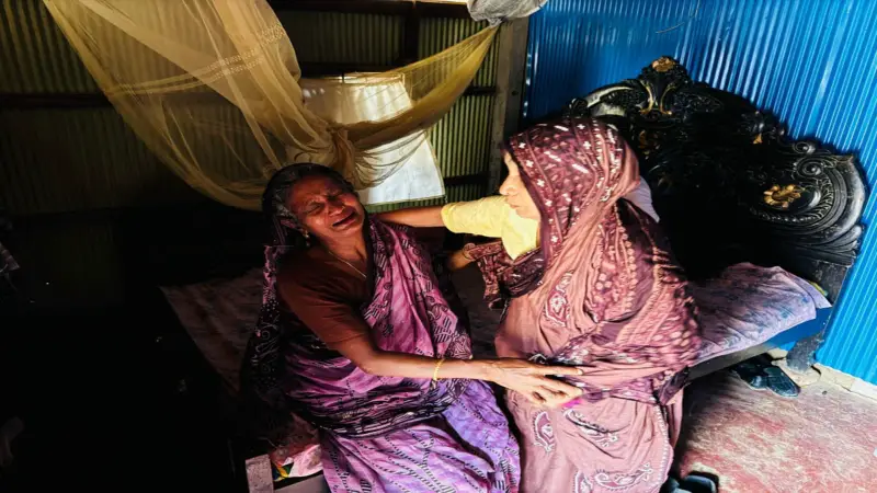 একসঙ্গে তিন বন্ধুর মৃত্যু, রূপনগর টিলায় শোকের মাতম একসঙ্গে তিন বন্ধুর মৃত্যু, রূপনগর টিলায় শোকের মাতম