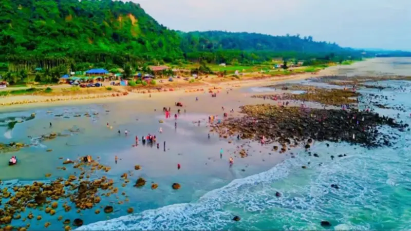 একসাথে পাহাড় ও সমুদ্র দেখতে চাইলে ঘুরে আসুন পাটুয়ারটেক সমুদ্র সৈকত একসাথে পাহাড় ও সমুদ্র দেখতে চাইলে ঘুরে আসুন পাটুয়ারটেক সমুদ্র সৈকত