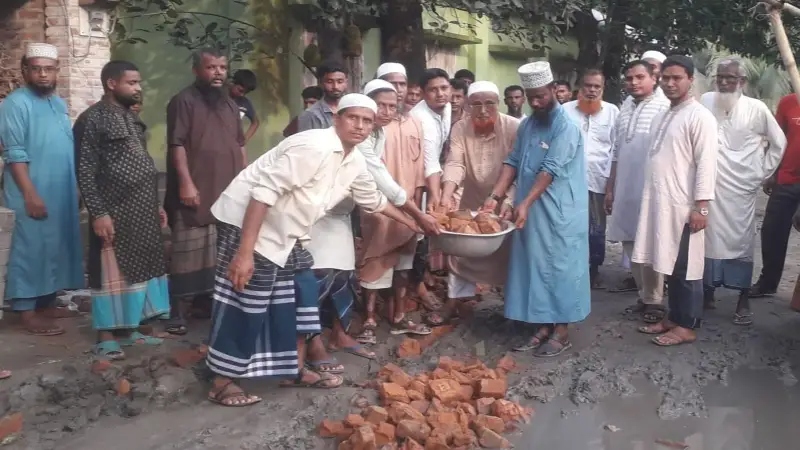 গাইবান্ধায় জামায়াতের উদ্যোগে গ্রামীণ রাস্তা সংস্কার গাইবান্ধায় জামায়াতের উদ্যোগে গ্রামীণ রাস্তা সংস্কার