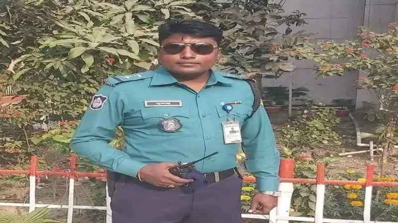 খুলনায় পুলিশের এস আই সুকান্ত দাশ পুলিশ হেফাজতে খুলনায় পুলিশের এস আই সুকান্ত দাশ পুলিশ হেফাজতে