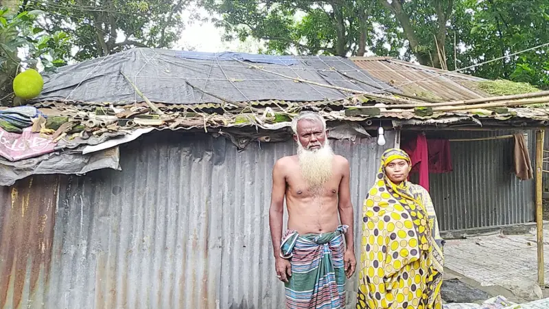 বৃষ্টি এলে বিছানায় আর ঘুমাতে পারি না বৃষ্টি এলে বিছানায় আর ঘুমাতে পারি না