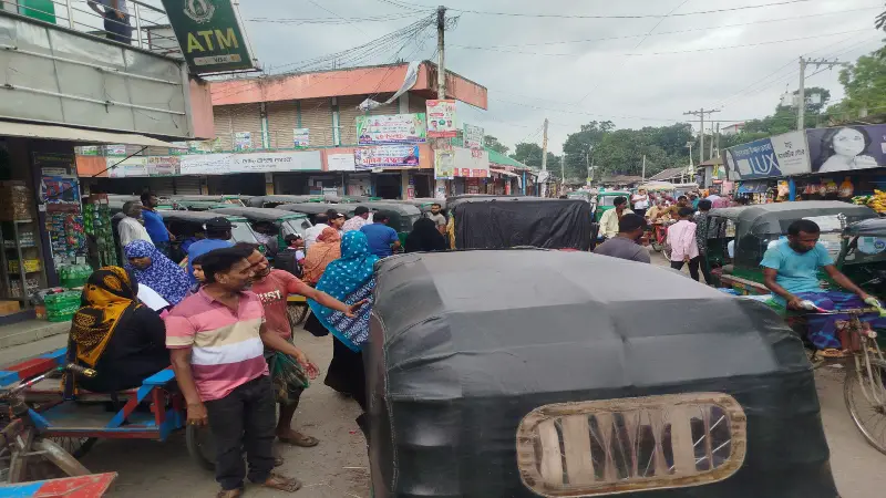 সাটুরিয়ায় সিএনজি স্ট্যান্ডে তীব্র যানজট : জনদুর্ভোগে সাধারণ মানুষ সাটুরিয়ায় সিএনজি স্ট্যান্ডে তীব্র যানজট : জনদুর্ভোগে সাধারণ মানুষ