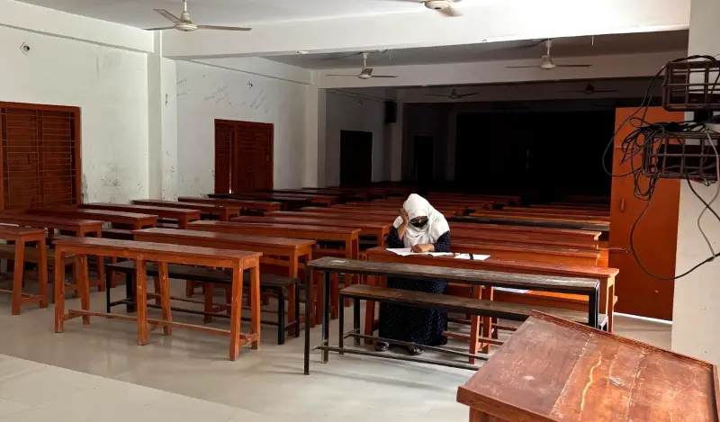 কুমিল্লায় করোনা আক্রান্ত শিক্ষার্থীর এইচএসসি পরীক্ষা নেয়া হয়েছে বিশেষ ব্যবস্থায় কুমিল্লায় করোনা আক্রান্ত শিক্ষার্থীর এইচএসসি পরীক্ষা নেয়া হয়েছে বিশেষ ব্যবস্থায়