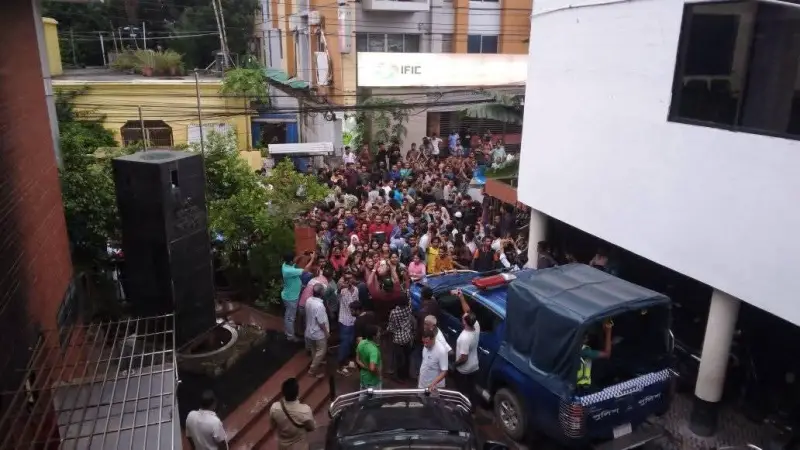 খুলনায় আন্দোলনকারীদের সাথে প্রধান উপদেষ্টার প্রেস সচিবের বৈঠক খুলনায় আন্দোলনকারীদের সাথে প্রধান উপদেষ্টার প্রেস সচিবের বৈঠক