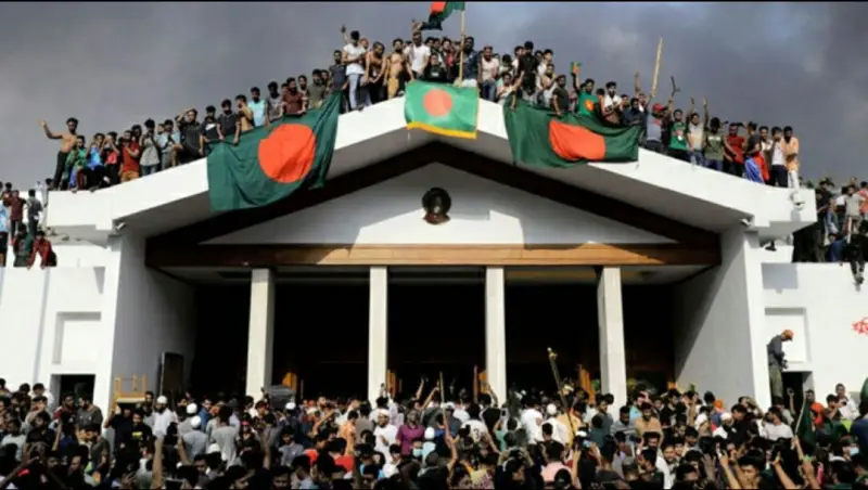 আন্দোলনে শহীদ সাংবাদিক পরিবারকে সম্মাননা দেবে তথ্য মন্ত্রণালয় আন্দোলনে শহীদ সাংবাদিক পরিবারকে সম্মাননা দেবে তথ্য মন্ত্রণালয়