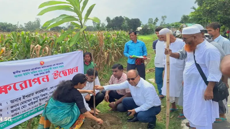 ঠাকুরগাঁওয়ে ১০লাখ বৃক্ষরোপণ   কর্মসূচির আনুষ্ঠানিক উদ্বোধন