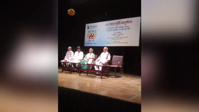 অপসংস্কৃতির অন্ধকার থেকে আমাদের শিশুদের রক্ষায় মঞ্চনাটকের পুনর্জাগরণ খুবই প্রয়োজন অপসংস্কৃতির অন্ধকার থেকে আমাদের শিশুদের রক্ষায় মঞ্চনাটকের পুনর্জাগরণ খুবই প্রয়োজন