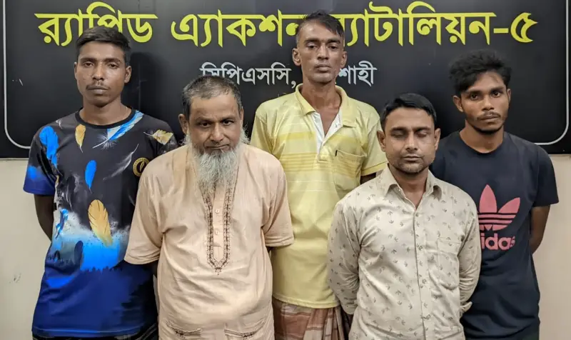 ফার্মেসির আড়ালে মাদকের কারবার, ট্যাপেন্টাডলসহ গ্রেফতার ৫ ফার্মেসির আড়ালে মাদকের কারবার, ট্যাপেন্টাডলসহ গ্রেফতার ৫