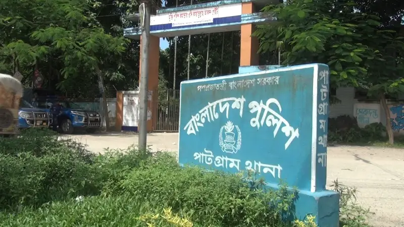 থানায় হামলা ও আসামি ছিনতাই: গ্রেপ্তার ১৪, বহিষ্কার বিভিন্ন দলের তিন নেতা থানায় হামলা ও আসামি ছিনতাই: গ্রেপ্তার ১৪, বহিষ্কার বিভিন্ন দলের তিন নেতা