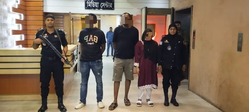 সোশ্যাল মিডিয়ায় বিদেশি পরিচয়ে ফাঁদ, বিনিয়োগের নামে লাখো টাকা আত্মসাৎ সোশ্যাল মিডিয়ায় বিদেশি পরিচয়ে ফাঁদ, বিনিয়োগের নামে লাখো টাকা আত্মসাৎ